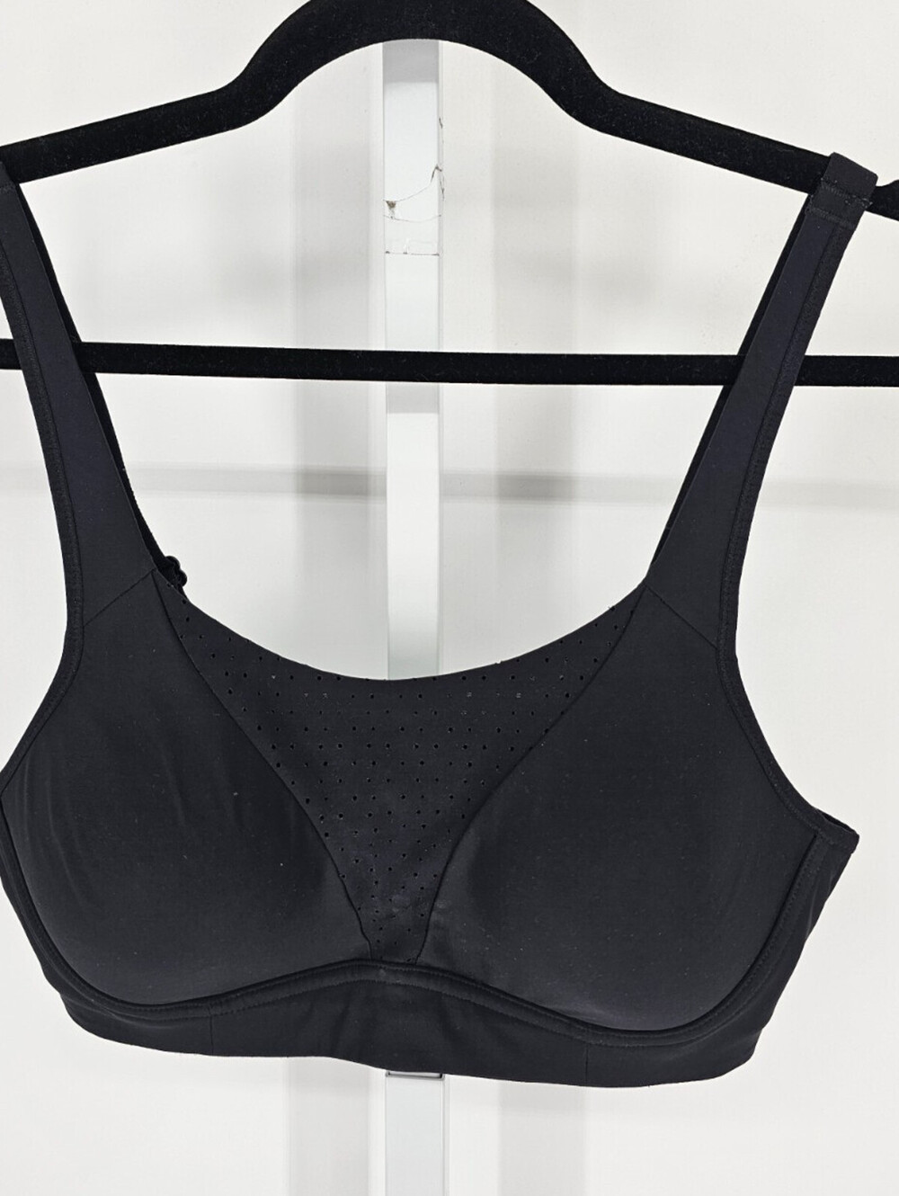 Lululemon Run Times Sports Bra Womens Sz 36B Solid Black
